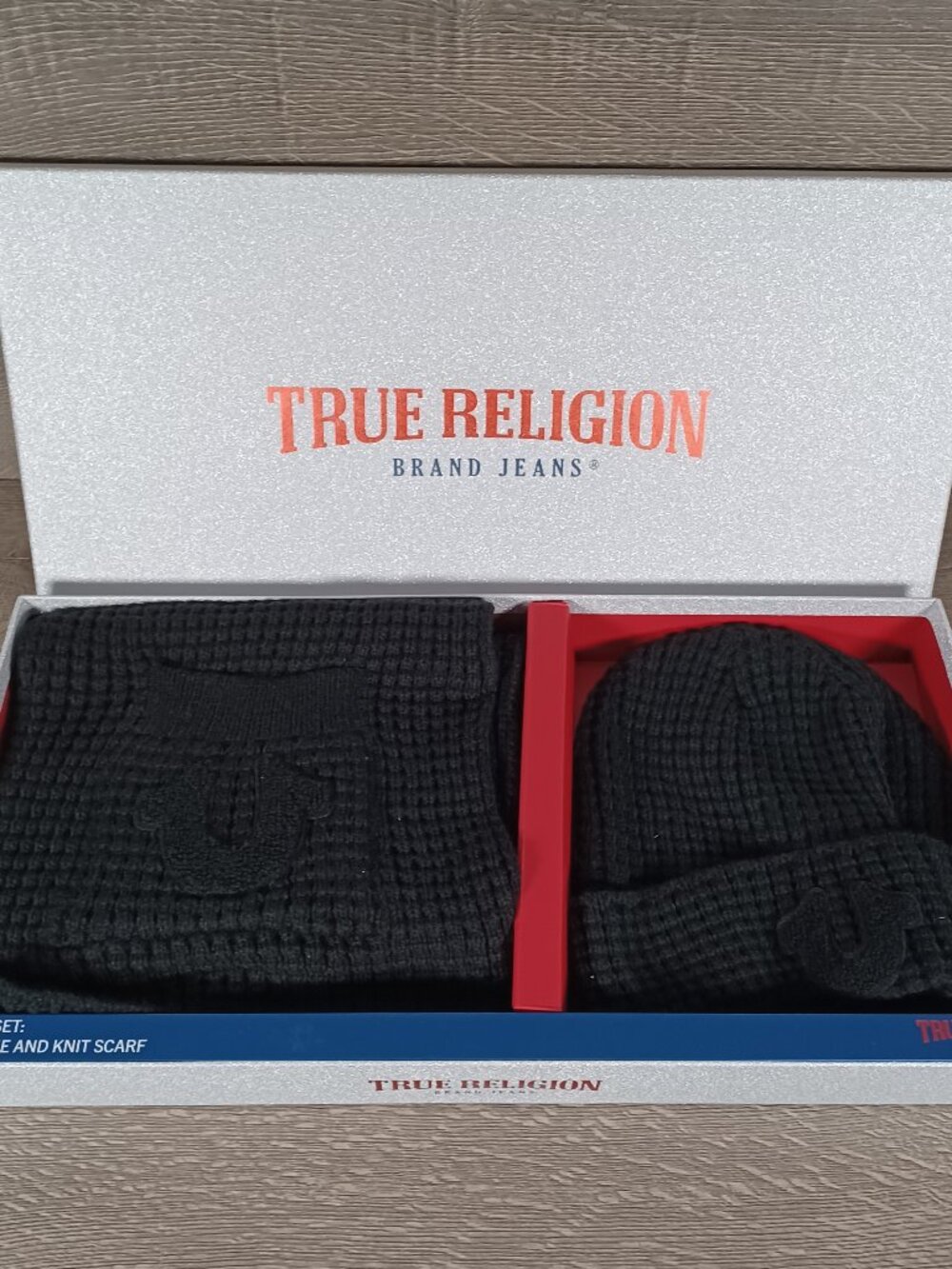 New True Religion Knit Beanie And Knit Scarf 2pc Gift Set Black